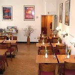 柏林膳食公寓酒店