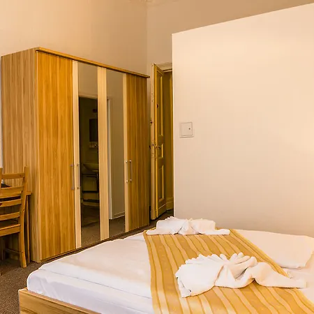 호텔 City Pension Berlin 2*