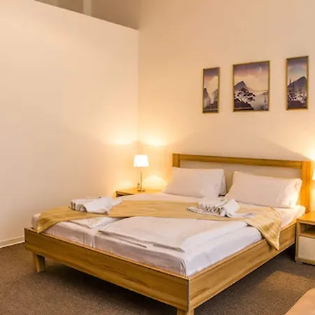 柏林膳食公寓酒店